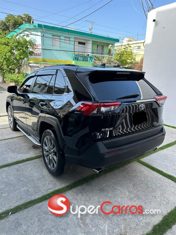 2021 Toyota RAV4 XLE — foto 3 / 10