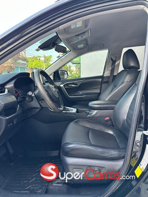 2021 Toyota RAV4 XLE — foto 6 / 10