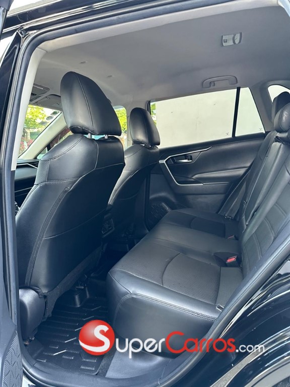 2021 Toyota RAV4 XLE — foto 7 / 10