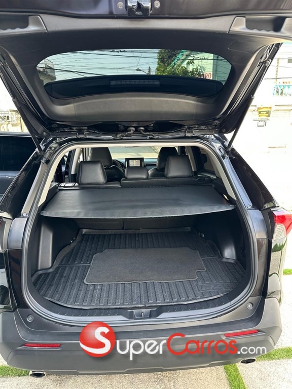 2021 Toyota RAV4 XLE — foto 8 / 10
