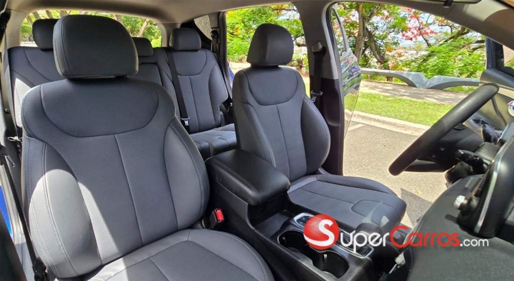 2019 Hyundai Santa Fe SE — foto 7 / 12