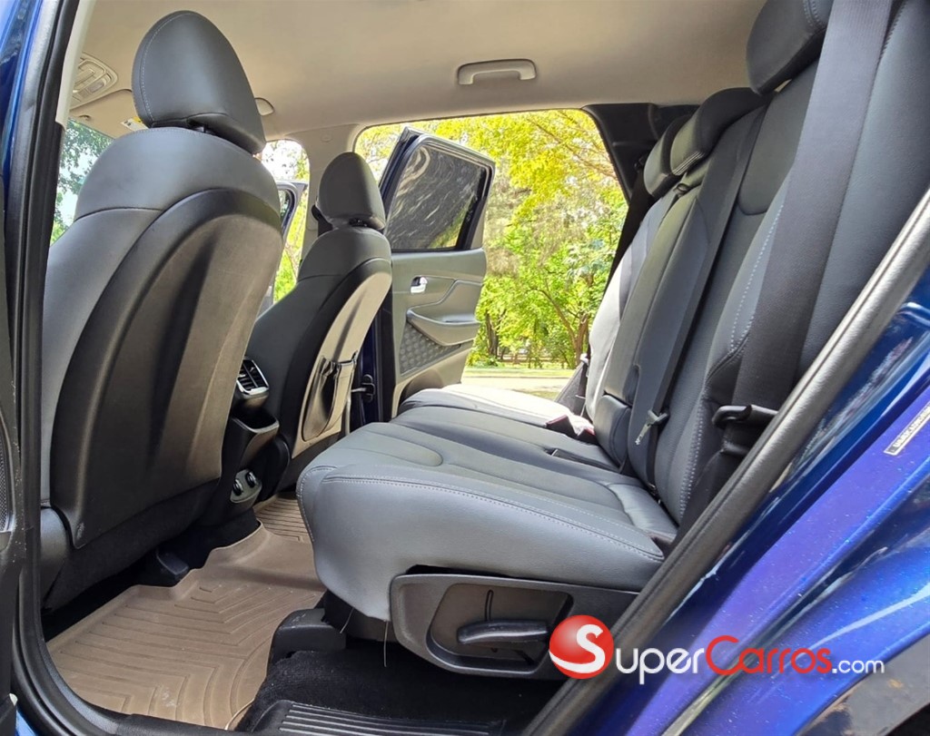 2019 Hyundai Santa Fe SE — foto 8 / 12