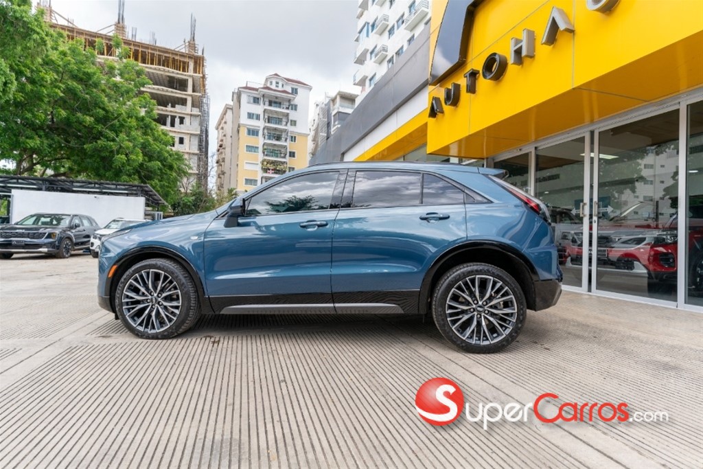 2024 Cadillac XT4 350 T — foto 2 / 9