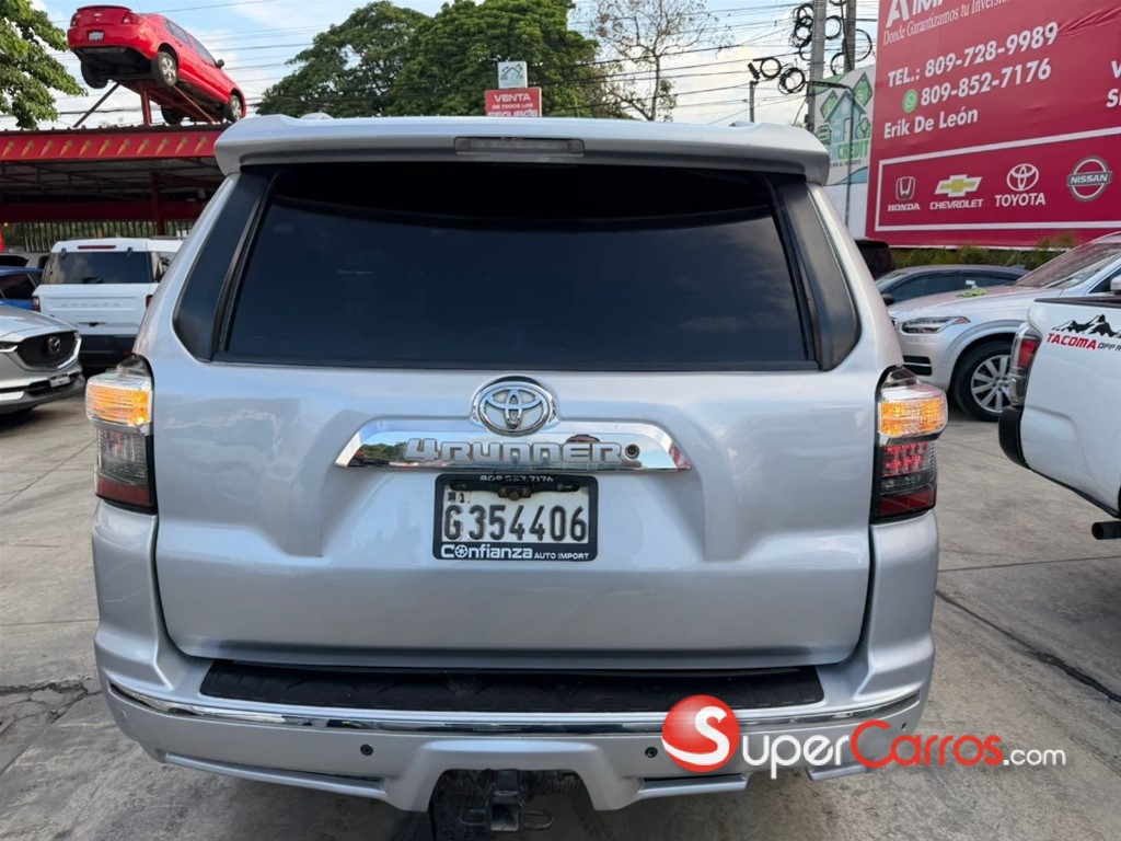 2011 Toyota 4 Runner — foto 5 / 8