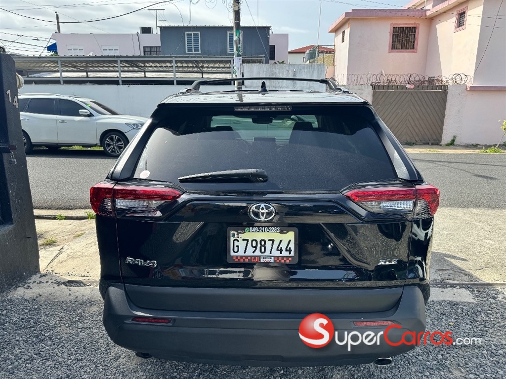 2023 Toyota RAV4 XLE Premium — foto 5 / 12