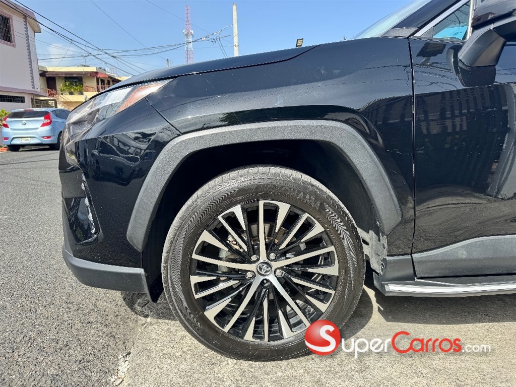 2023 Toyota RAV4 XLE Premium — foto 9 / 12