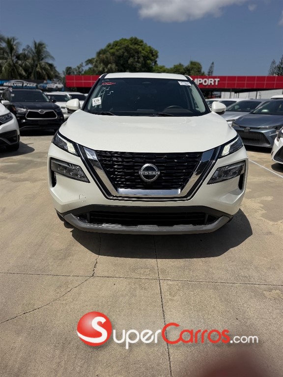 2022 Nissan Rogue SV — foto 2 / 9
