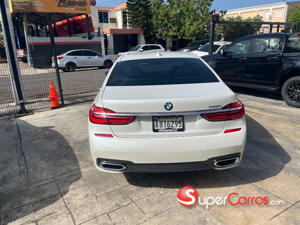 2019 BMW Serie 7 750i — foto 5 / 12