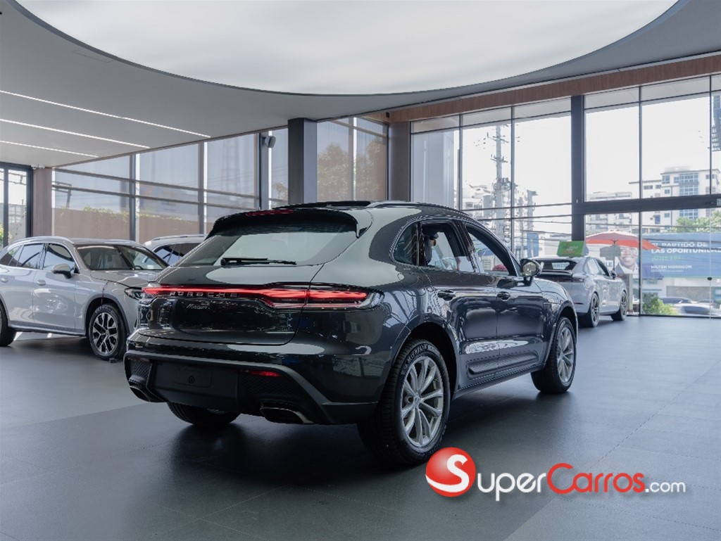 2025 Porsche Macan — foto 8 / 12