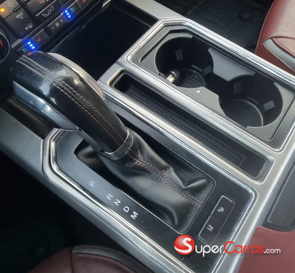 2018 Ford F 150 Platinum — foto 8 / 10