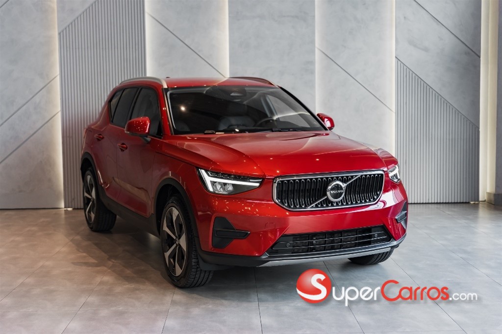 2024 Volvo XC40 Plus B4