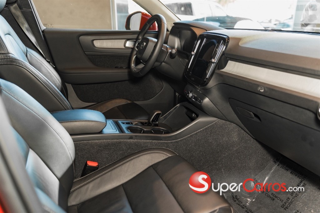 2024 Volvo XC40 Plus B4 — foto 9 / 12