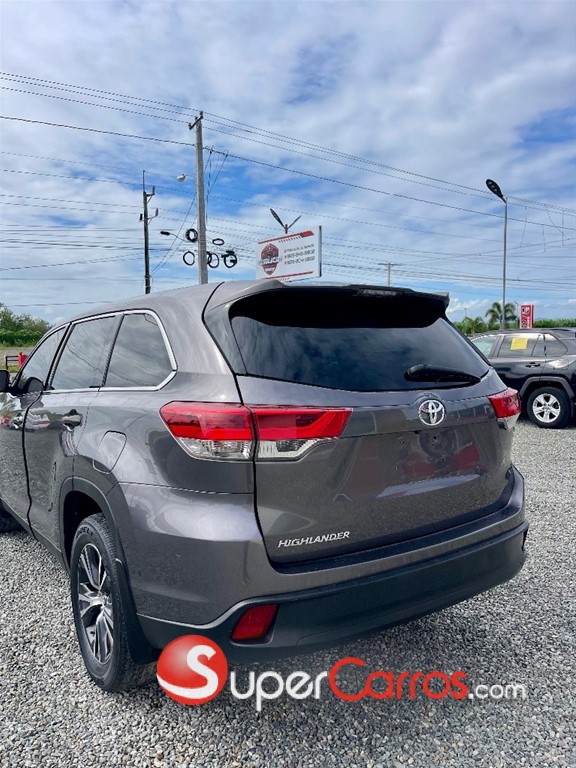 2019 Toyota Highlander LE — foto 5 / 8