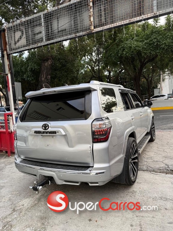 2017 Toyota 4 Runner — foto 7 / 7