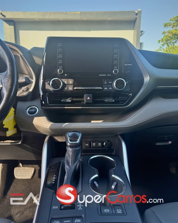2021 Toyota Highlander XLE — foto 6 / 9