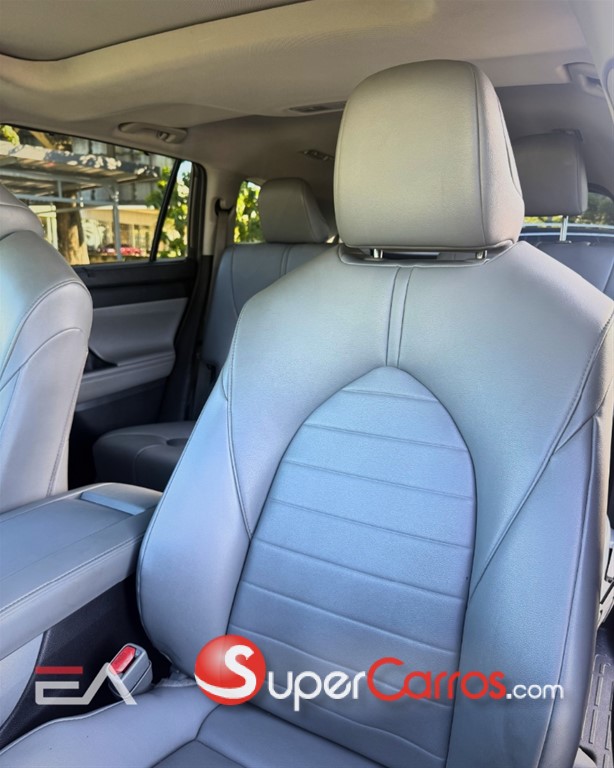 2021 Toyota Highlander XLE — foto 9 / 9
