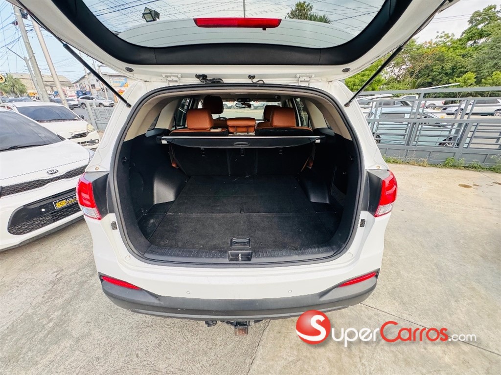2016 Kia Sorento LX — foto 9 / 12