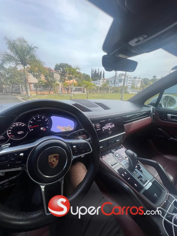 2020 Porsche Cayenne — foto 7 / 10