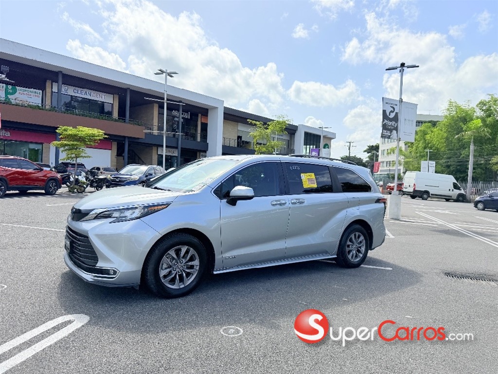 2021 Toyota Sienna XLE — foto 2 / 12