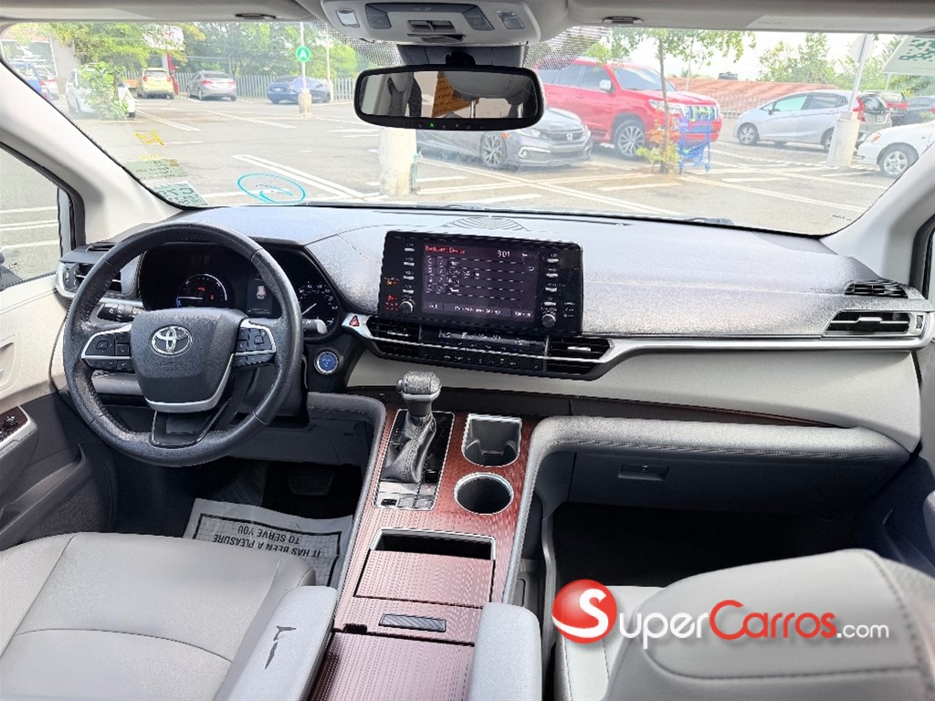 2021 Toyota Sienna XLE — foto 10 / 12