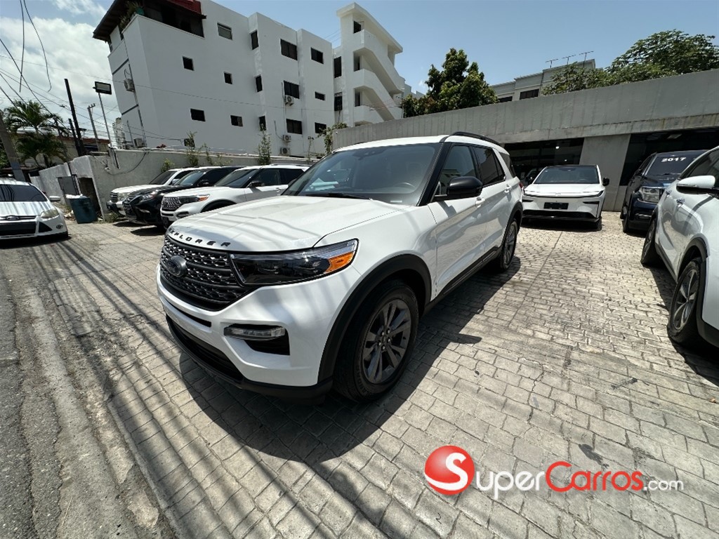 2023 Ford Explorer XLT 4WD