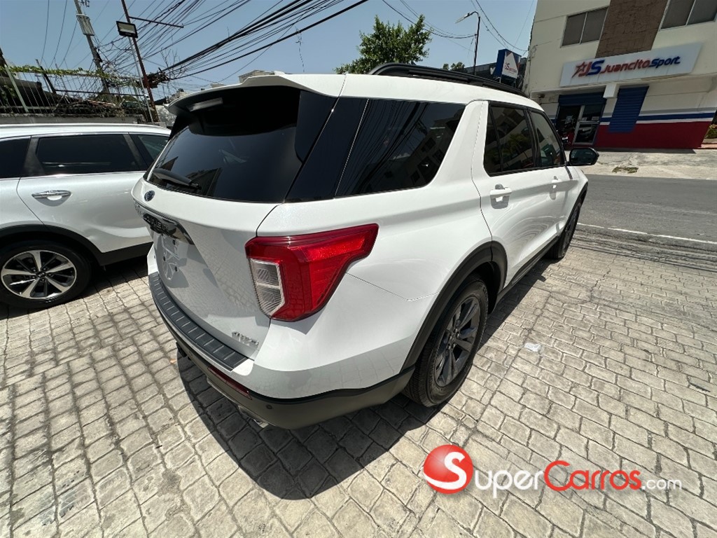 2023 Ford Explorer XLT 4WD — foto 8 / 12