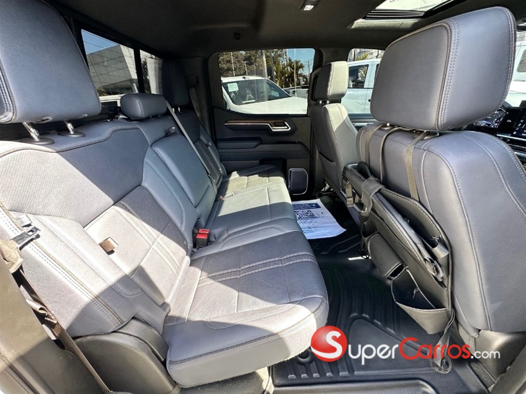 2023 Chevrolet Silverado High Country Duramax — foto 10 / 12