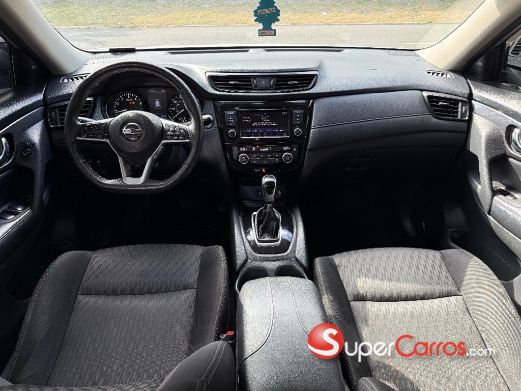 2020 Nissan Rogue SV — foto 4 / 10
