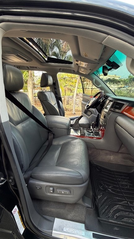 2009 Lexus LX 570 — foto 9 / 12