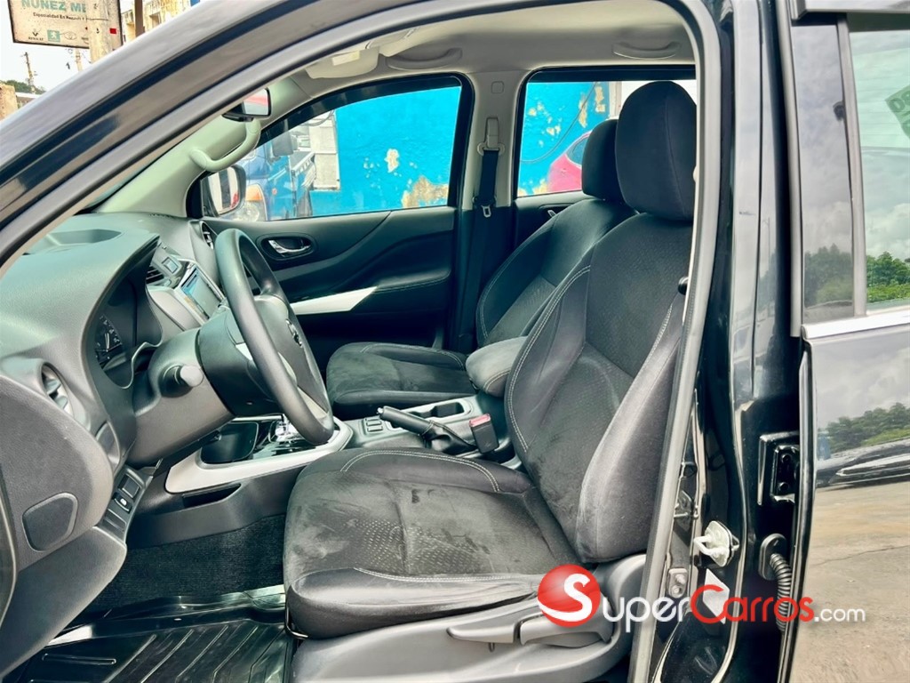 2020 Nissan Navara — foto 5 / 9