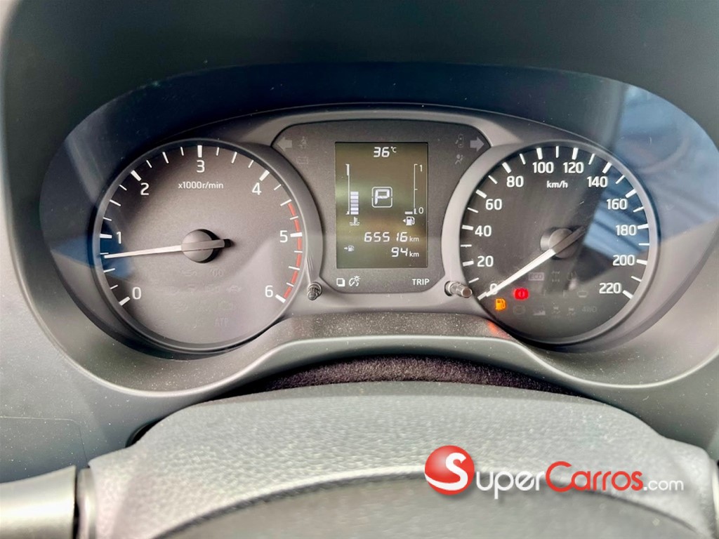 2020 Nissan Navara — foto 8 / 9