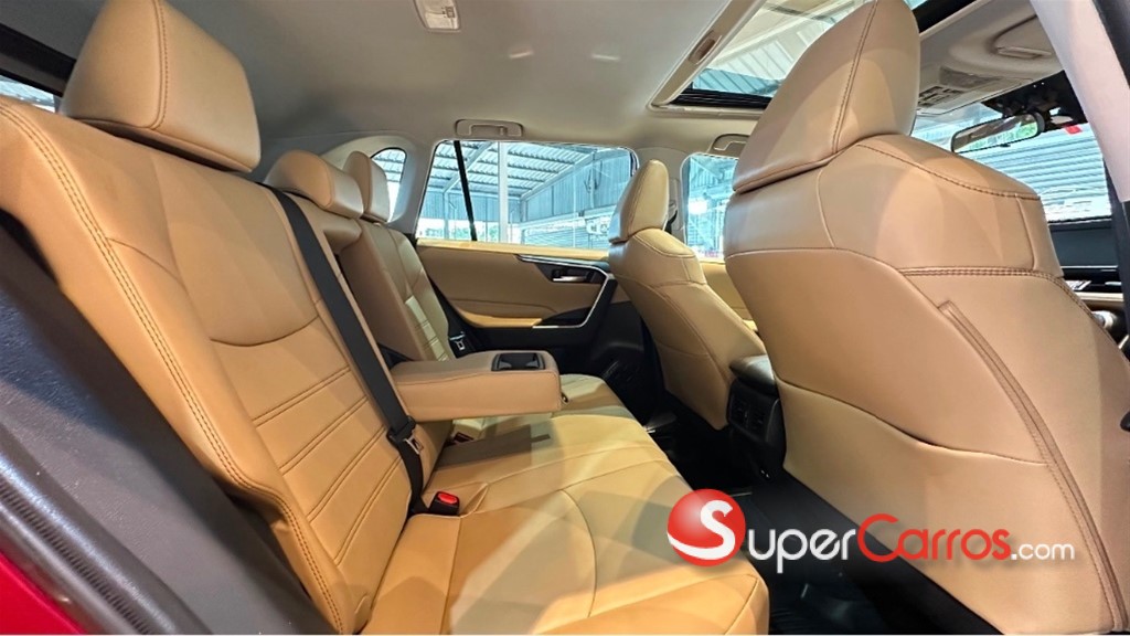 2021 Toyota RAV4 XLE Premium — foto 6 / 9