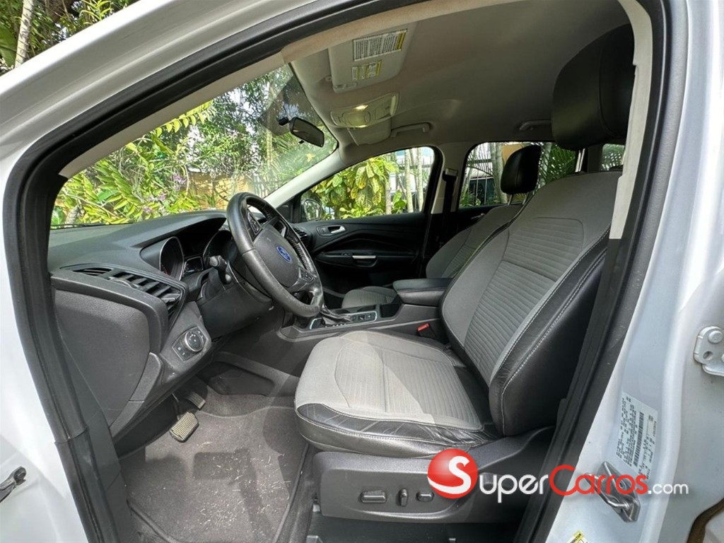 2018 Ford Escape Ecoboost — foto 6 / 9