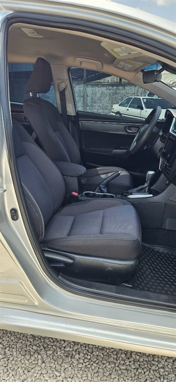 2019 Toyota Corolla LE — foto 9 / 11