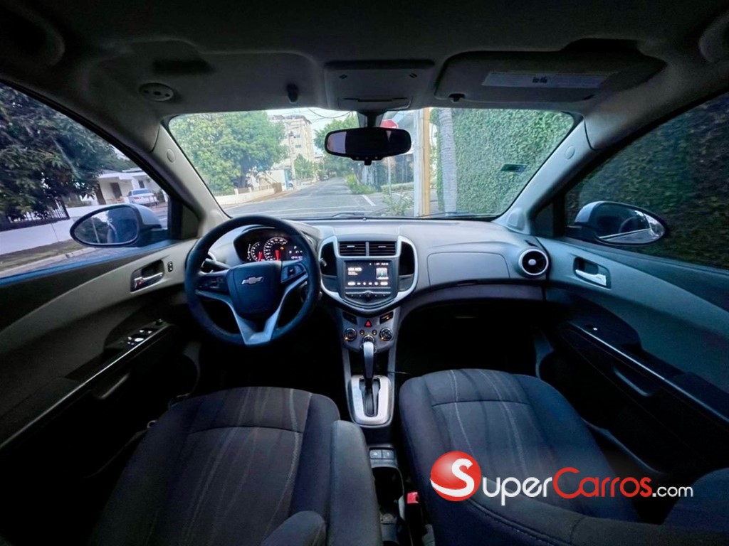 2017 Chevrolet Sonic Ls — foto 9 / 10