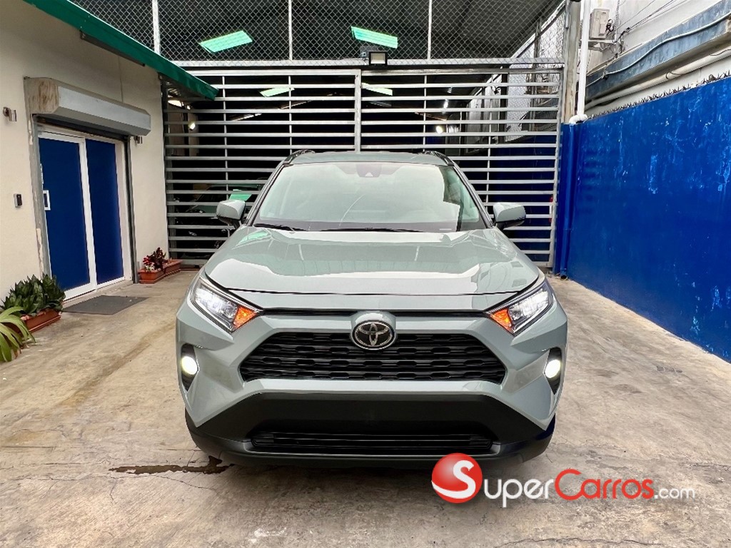 2021 Toyota RAV4 XLE — foto 2 / 11
