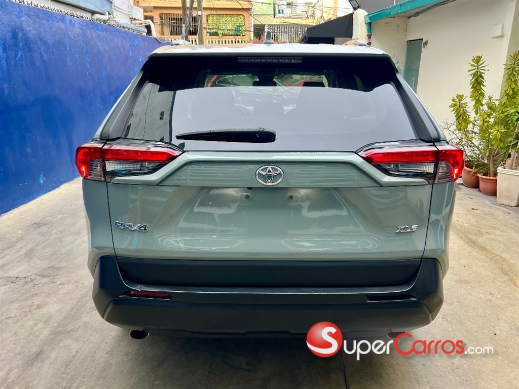 2021 Toyota RAV4 XLE — foto 5 / 11