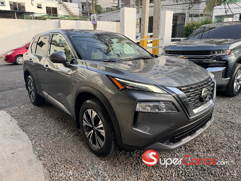 2021 Nissan Rogue SV — foto 2 / 6