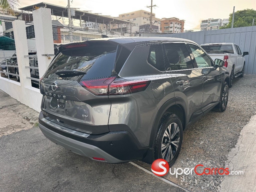 2021 Nissan Rogue SV — foto 3 / 6
