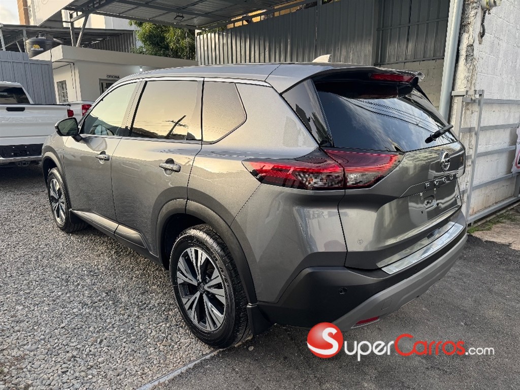 2021 Nissan Rogue SV — foto 4 / 6