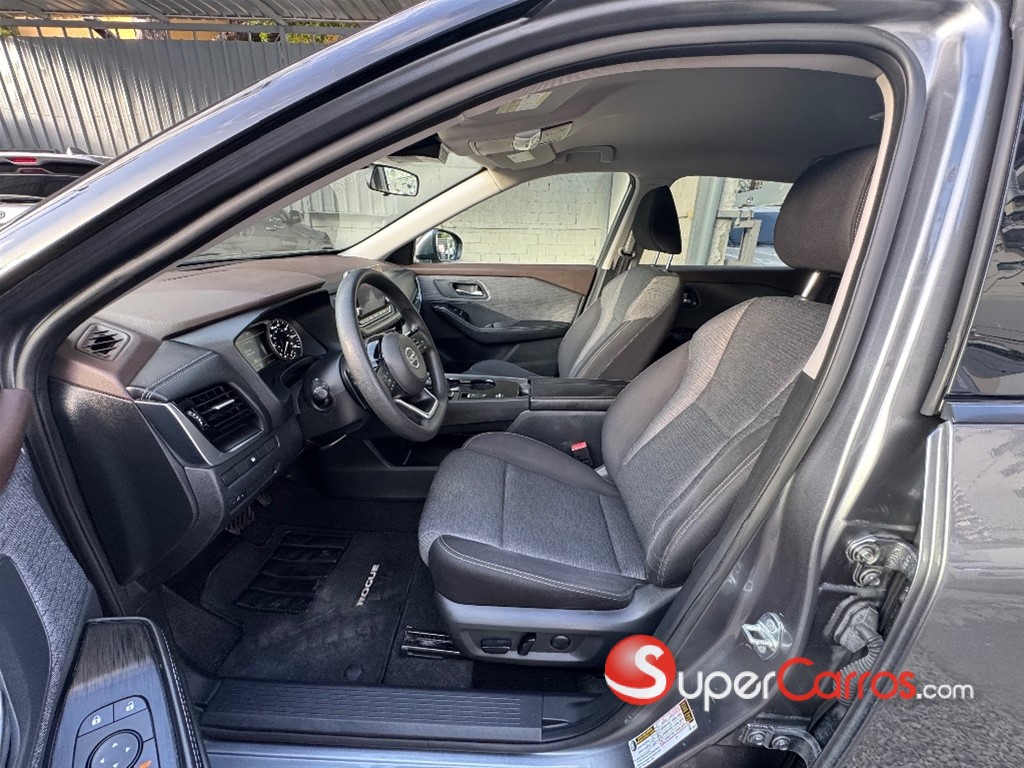 2021 Nissan Rogue SV — foto 5 / 6