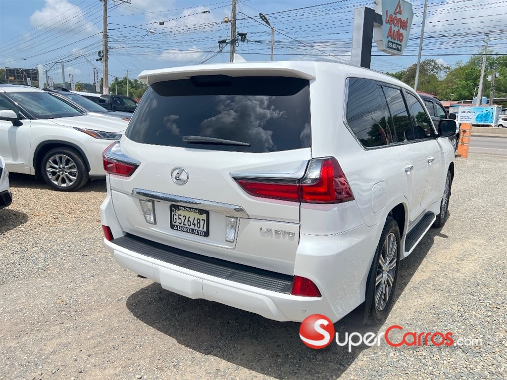 2017 Lexus LX 570 Sport — foto 6 / 11