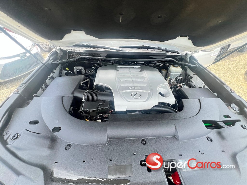 2017 Lexus LX 570 Sport — foto 8 / 11