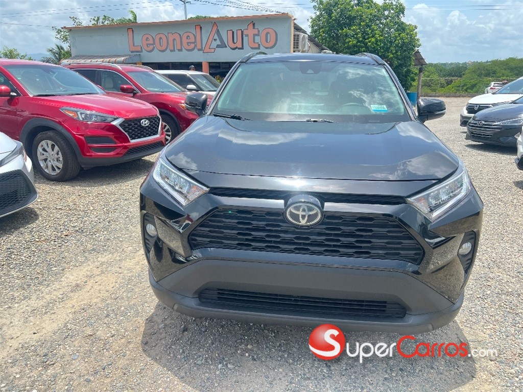 2021 Toyota RAV4 XLE — foto 3 / 9