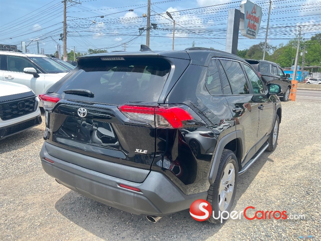2021 Toyota RAV4 XLE — foto 5 / 9