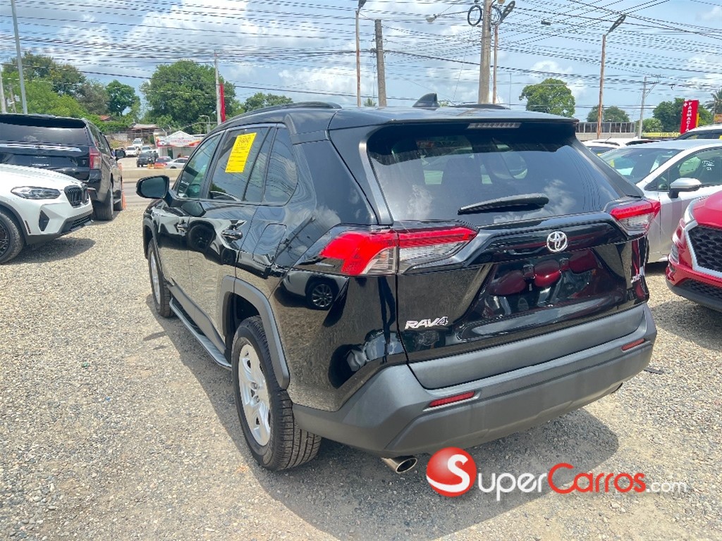 2021 Toyota RAV4 XLE — foto 6 / 9