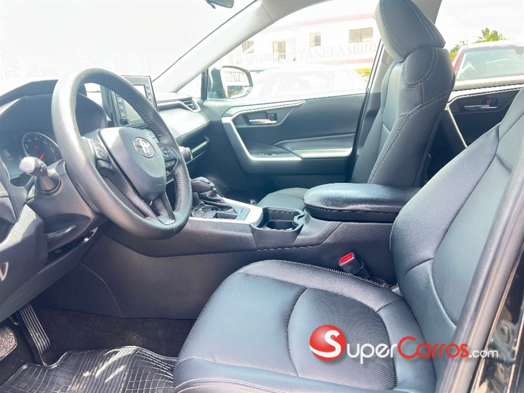 2021 Toyota RAV4 XLE — foto 7 / 9