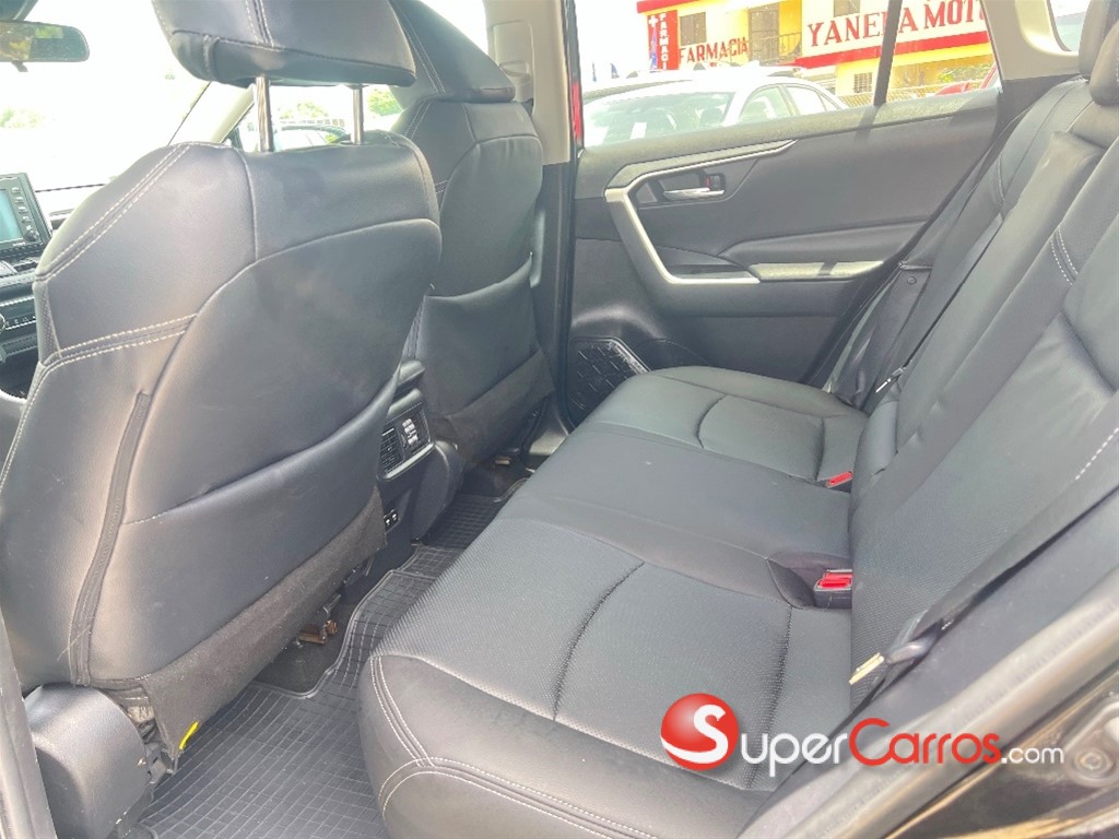 2021 Toyota RAV4 XLE — foto 8 / 9