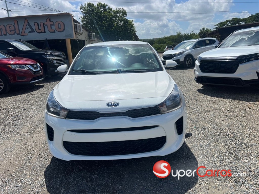 2020 Kia Rio — foto 2 / 9