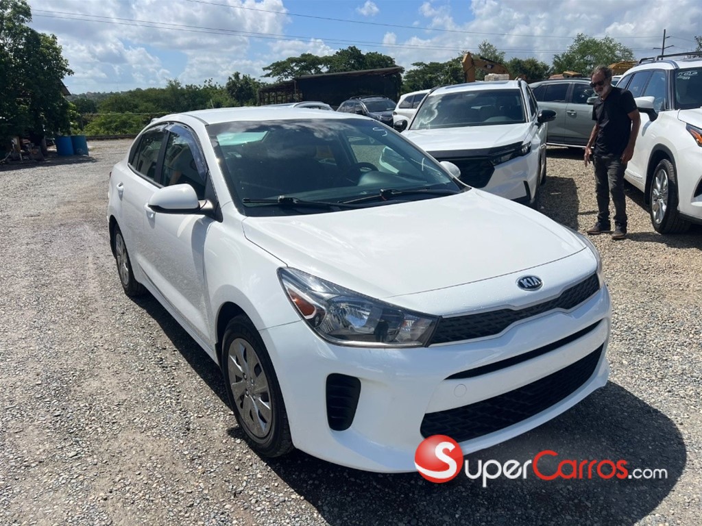 2020 Kia Rio — foto 3 / 9